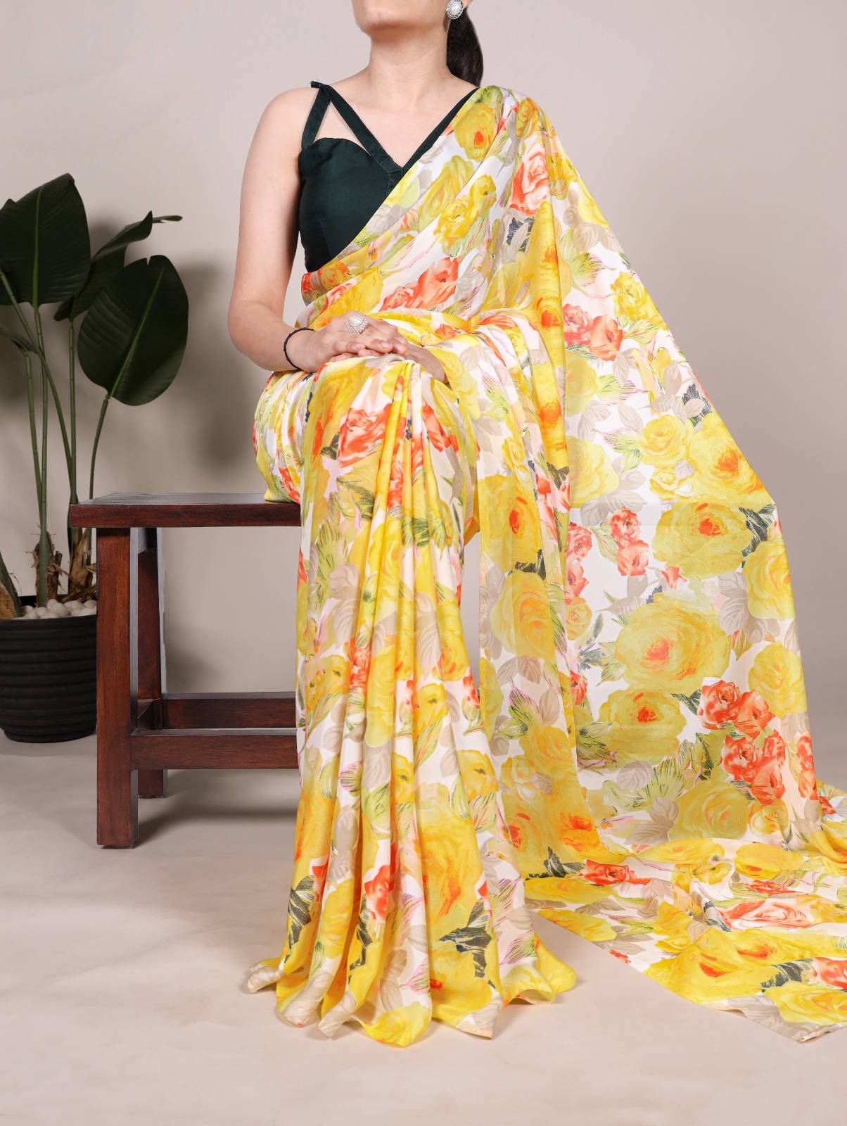 Taraa L 7017 Saree market in Kolkata